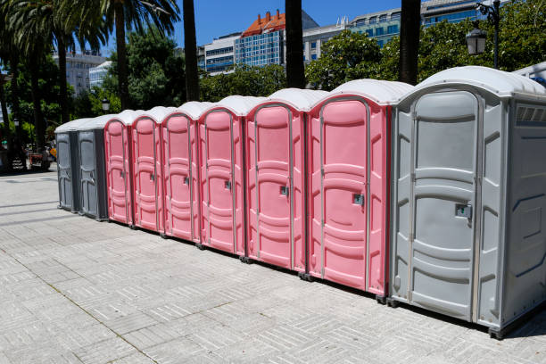 Best VIP or Luxury Restroom Trailers  in Encinal, TX